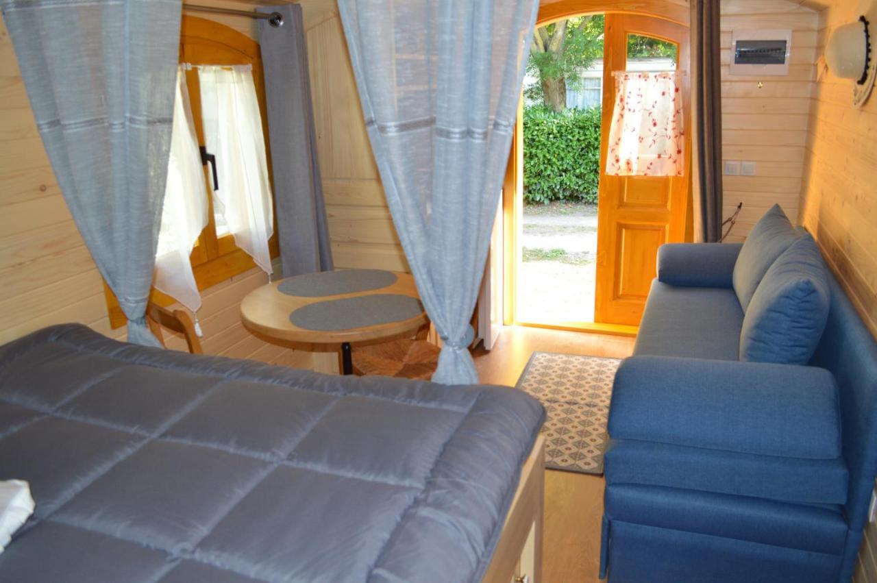 Le Clocher De Neyran Hotel Saint-Gervais-sur-Mare Buitenkant foto
