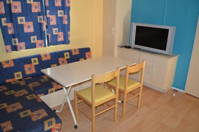 Le Clocher De Neyran Hotel Saint-Gervais-sur-Mare Buitenkant foto
