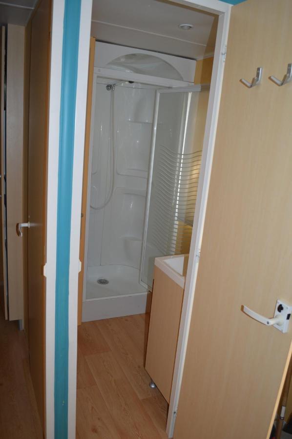 Le Clocher De Neyran Hotel Saint-Gervais-sur-Mare Buitenkant foto